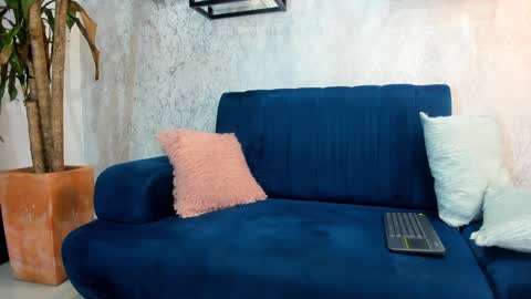 Snapshot of massimocontie_ chatting on 01-28-25, 02:31 Massimo Contie online show from 01-28-25, 02:31