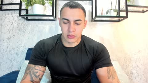 Snapshot of massimocontie_ chatting on 02-06-25, 10:59 Massimo Contie online show from 02-06-25, 10:59