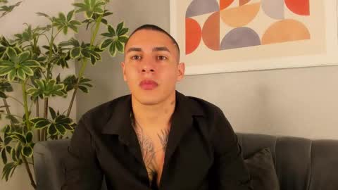 Snapshot of massimocontie_ chatting on 09-11-25, 10:43 Massimo Contie online show from 09-11-25, 10:43