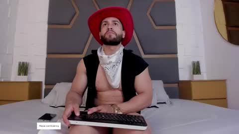 Massimo online show from 12-23-25, 03:37