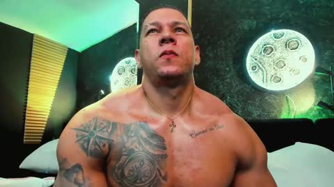 massimowalton2 online show from 12-25-24, 08:29