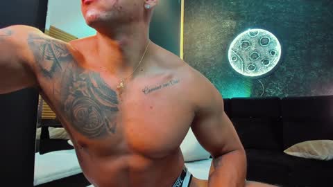 massimowalton2 online show from 01-10-25, 02:35