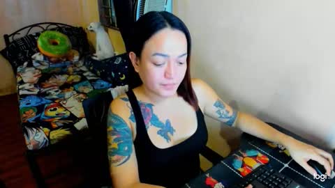 Snapshot of massivecockcum chatting on 11-26-25, 10:49 kimmy online show from 11-26-25, 10:49