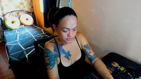 Snapshot of massivecockcum chatting on 05-24-26, 05:56 kimmy online show from 05-24-26, 05:56