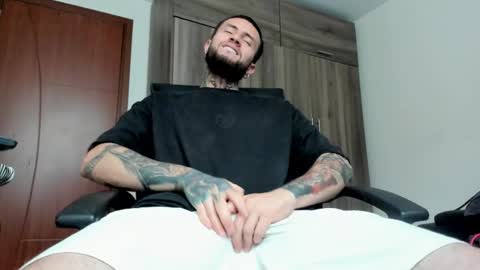 Snapshot of master_steven_01 chatting on 11-29-25, 10:24 steven online show from 11-29-25, 10:24