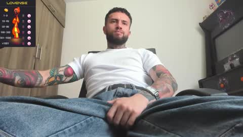 Snapshot of master_steven_01 chatting on 02-09-26, 05:06 steven online show from 02-09-26, 05:06