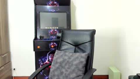 Snapshot of master_steven_01 chatting on 03-19-26, 01:20 steven online show from 03-19-26, 01:20