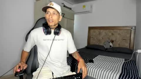 Alpha junior online show from 06-08-26, 03:23