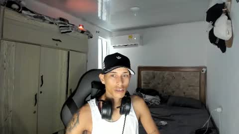 Snapshot of masteralda09 chatting on 07-18-26, 04:44 Alpha junior online show from 07-18-26, 04:44