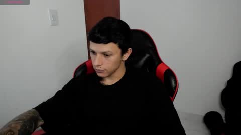 Snapshot of masterdave7 chatting on 09-12-25, 11:43 Dave online show from 09-12-25, 11:43