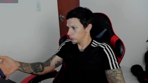 Snapshot of masterdave7 chatting on 09-19-25, 12:28 Dave online show from 09-19-25, 12:28