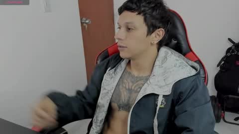 Snapshot of masterdave7 chatting on 10-04-25, 11:47 Dave online show from 10-04-25, 11:47