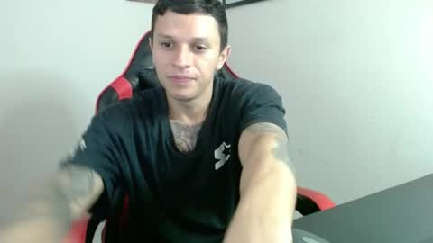 Snapshot of masterdave7 chatting on 11-12-25, 07:03 Dave online show from 11-12-25, 07:03