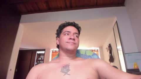 Snapshot of masterjuanc chatting on 05-09-26, 09:09 Juan Independent Model online show from 05-09-26, 09:09