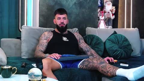 Snapshot of masterkingofmuscle chatting on 12-05-24, 08:44 masterkingofmuscle online show from 12-05-24, 08:44