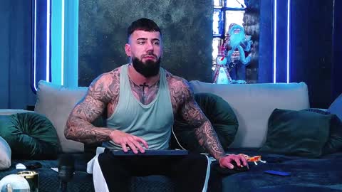 Snapshot of masterkingofmuscle chatting on 12-11-24, 08:47 masterkingofmuscle online show from 12-11-24, 08:47