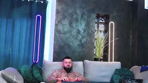 Snapshot of masterkingofmuscle chatting on 01-08-25, 12:26 masterkingofmuscle online show from 01-08-25, 12:26