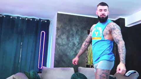 Snapshot of masterkingofmuscle chatting on 01-10-25, 06:31 masterkingofmuscle online show from 01-10-25, 06:31