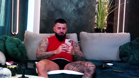 Snapshot of masterkingofmuscle chatting on 01-30-25, 06:24 masterkingofmuscle online show from 01-30-25, 06:24