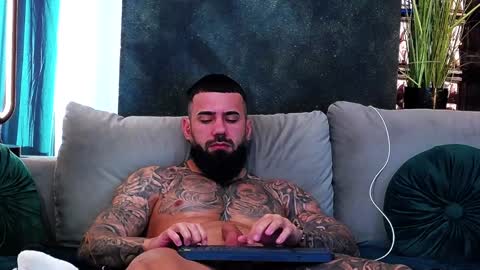 Snapshot of masterkingofmuscle chatting on 02-07-25, 10:19 masterkingofmuscle online show from 02-07-25, 10:19