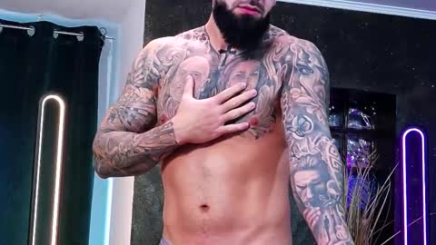 Snapshot of masterkingofmuscle chatting on 02-12-25, 06:40 masterkingofmuscle online show from 02-12-25, 06:40