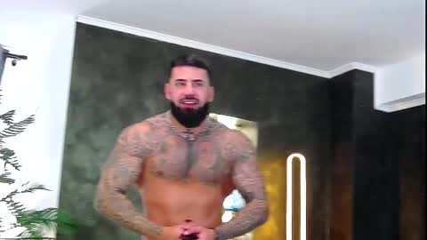 Snapshot of masterkingofmuscle chatting on 10-17-25, 08:06 masterkingofmuscle online show from 10-17-25, 08:06