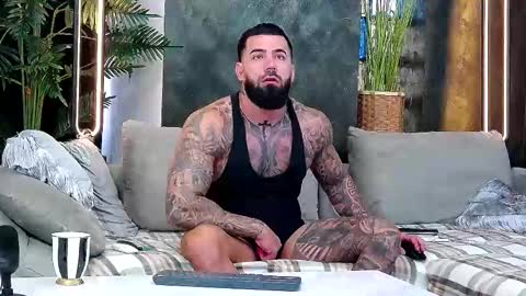 Snapshot of masterkingofmuscle chatting on 11-03-25, 08:04 masterkingofmuscle online show from 11-03-25, 08:04