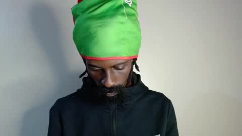 Snapshot of masterr_bate chatting on 10-08-25, 02:53 Marl online show from 10-08-25, 02:53