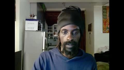 Snapshot of masterr_bate chatting on 10-26-25, 02:39 Marl online show from 10-26-25, 02:39