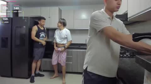 Snapshot of masters_sexx chatting on 02-12-25, 11:29 Team Cris Darwin- Fernando- Stiven- David online show from 02-12-25, 11:29