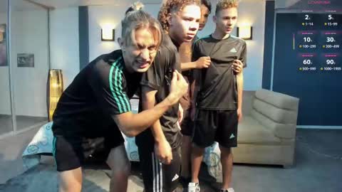 Snapshot of masters_sexx chatting on 02-23-25, 02:46 Team Cris Darwin- Fernando- Stiven- David online show from 02-23-25, 02:46