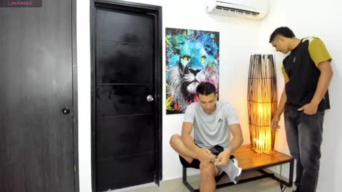 Snapshot of masters_sexx chatting on 09-11-25, 11:21 Team Cris Darwin- Fernando- Stiven- David online show from 09-11-25, 11:21