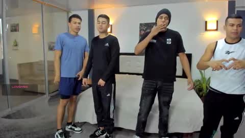 Snapshot of masters_sexx chatting on 11-10-25, 11:20 Team Cris Darwin- Fernando- Stiven- David online show from 11-10-25, 11:20