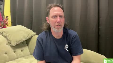 Snapshot of matchingtracksuits chatting on 01-02-25, 08:13 Jer and Kel online show from 01-02-25, 08:13