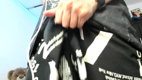 mateo_escobar online show from 10-16-25, 03:29