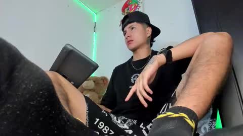 mateo_escobar online show from 12-02-25, 02:50