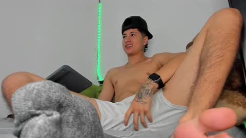 mateo_escobar online show from 12-04-25, 01:09