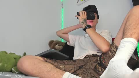 Snapshot of mateo_escobar777 chatting on 04-05-26, 06:10 Mateo online show from 04-05-26, 06:10