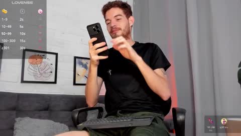 Snapshot of mateo_hunter chatting on 11-04-25, 03:38 MATEO HUNTER online show from 11-04-25, 03:38