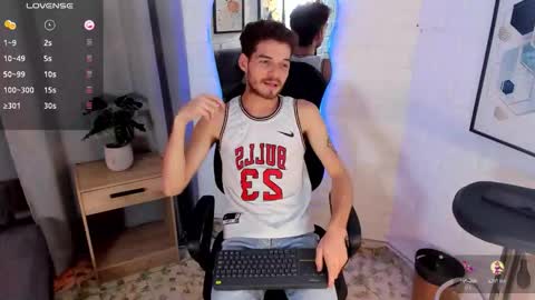 Snapshot of mateo_hunter chatting on 11-05-25, 05:07 MATEO HUNTER online show from 11-05-25, 05:07