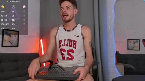 Snapshot of mateo_hunter chatting on 11-09-25, 04:33 MATEO HUNTER online show from 11-09-25, 04:33