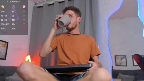 Snapshot of mateo_hunter chatting on 11-17-25, 12:05 MATEO HUNTER online show from 11-17-25, 12:05