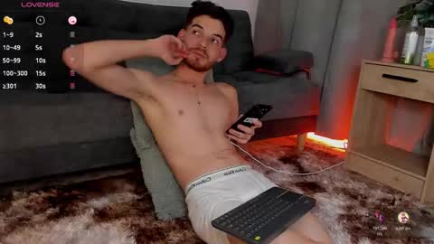 Snapshot of mateo_hunter chatting on 11-21-25, 11:36 MATEO HUNTER online show from 11-21-25, 11:36