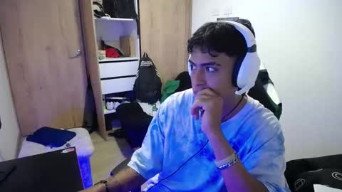 Snapshot of matias_bianco01 chatting on 09-30-25, 03:44 matias online show from 09-30-25, 03:44