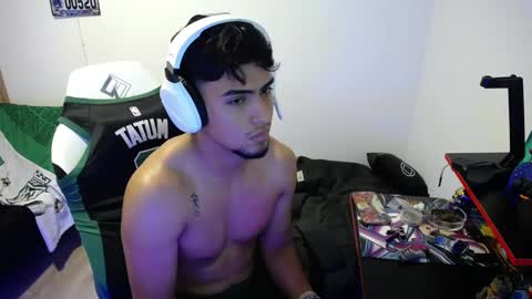 Snapshot of matias_bianco01 chatting on 10-02-25, 05:25 matias online show from 10-02-25, 05:25