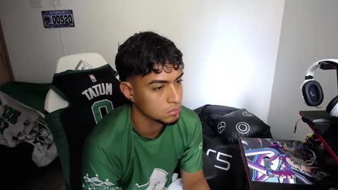 Snapshot of matias_bianco01 chatting on 10-03-25, 04:59 matias online show from 10-03-25, 04:59