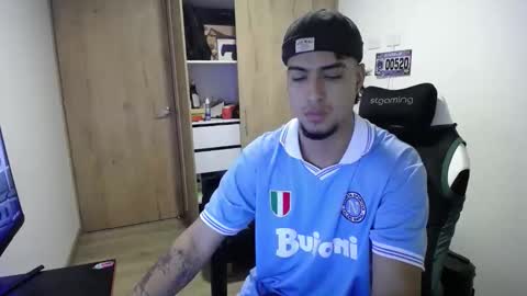 Snapshot of matias_bianco01 chatting on 10-30-25, 02:35 matias online show from 10-30-25, 02:35