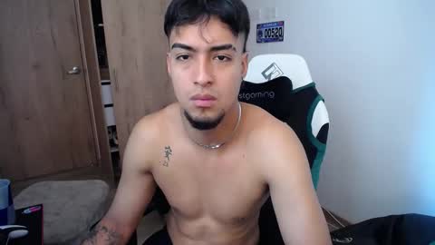 Snapshot of matias_bianco01 chatting on 11-05-25, 07:36 matias online show from 11-05-25, 07:36