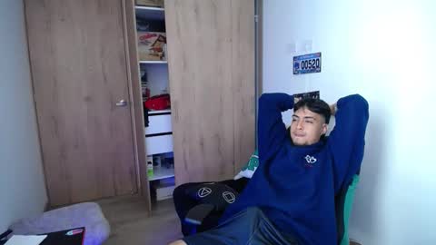 Snapshot of matias_bianco01 chatting on 11-14-25, 03:55 matias online show from 11-14-25, 03:55