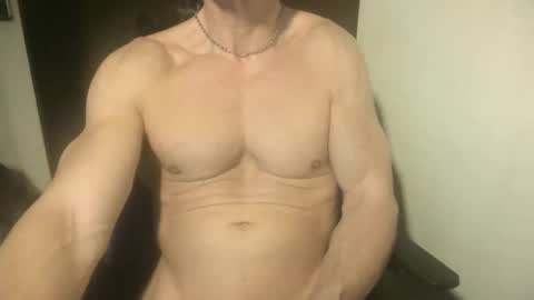 Snapshot of matiasmartin2030 chatting on 05-21-26, 10:28 MatiasMatureMuscle online show from 05-21-26, 10:28